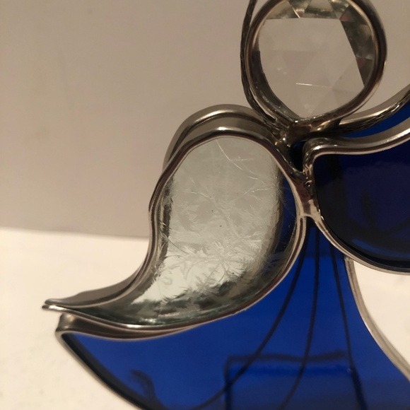 Adorable stained glass angel ready for your mantel. Used but like new - Picture 7 of 10